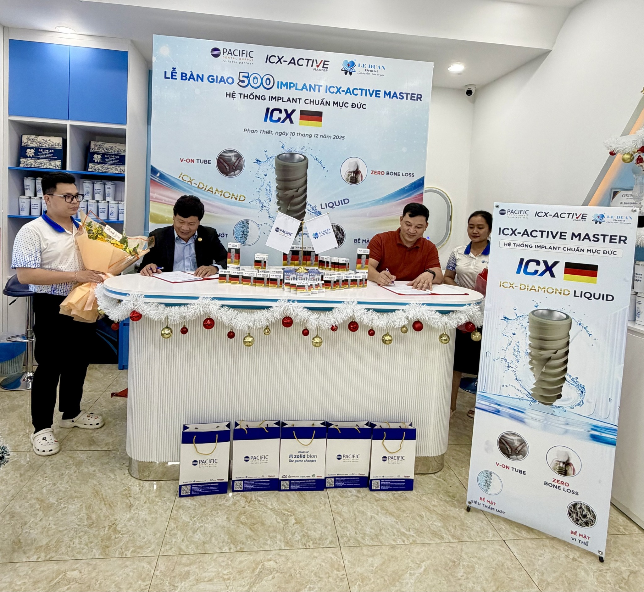 Buổi lễ ký kết hợp đồng bàn giao 500 Implant ICX Active Master